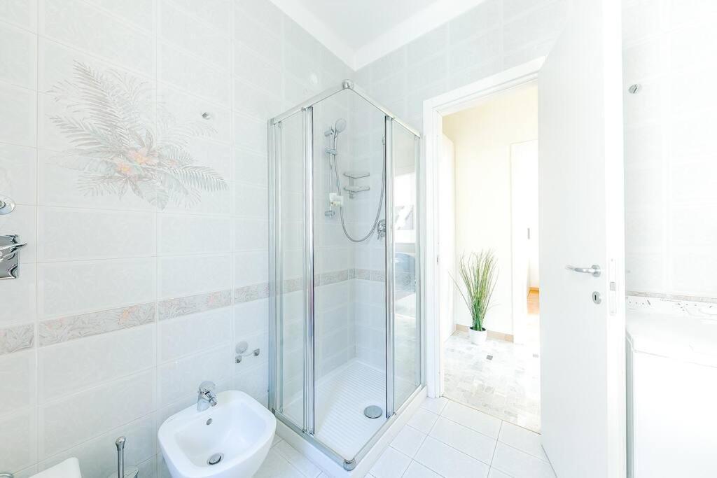 Navigli - Downtown - Duomo Spacious Two Bedroom - Close To Metro - Ac - Wi-fi Apartamento Milão